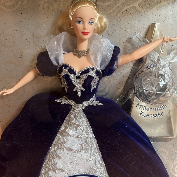 Brand New Millenium Princess Barbie - Picture 2 of 5